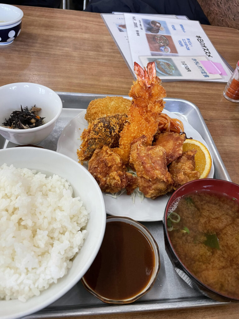 ミックスフライ定食